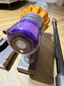 tyčový vysavač Dyson V15 Detect Absolute 2023 - záruka - 3