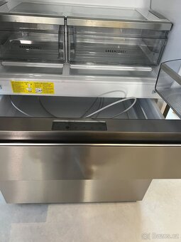 AEG americká lednice s mrazákem s připojením na vodu - 3