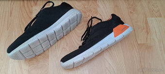 2x botasky zn. Umbro vel. 37, vn.stélka 23,5cm - téměř nové - 3