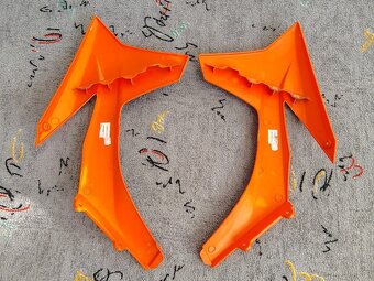 KTM plasty nádrže - 3