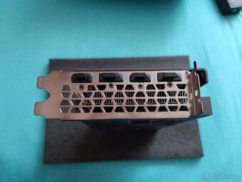 Gigabyte GeForce RTX 3050 EAGLE 6GB – plně funkční - 3