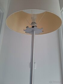 Stojací lampa bílá - 3