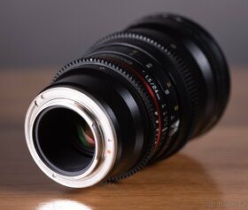 Samyang 24 T:1,5 VDSLR  (pro Sony E) - 3