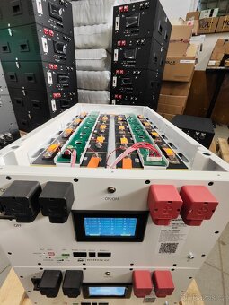 Baterie pro fotovoltaiku LiFePo4 51,2V 280Ah 14,5kWh Basic - 3