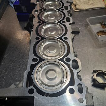 Volvo Ford motor 2.5T a T5 B5244T2,T3 a T4,T5 - 3