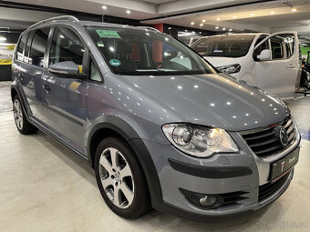 Volkswagen Touran, 2.0 TDI CROSS 7-Míst Xenon DSG- PERFEKTNÍ - 3
