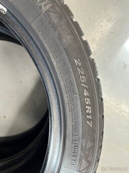 225/45/17 zimní - 3