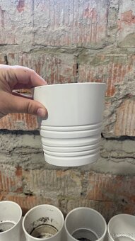 Bílé obaly na květináče Ikea - 3