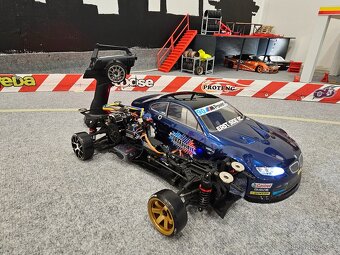 RC drift auto Sakura D6 - 3