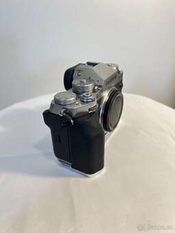 Fujifilm X-T5 tělo - stříbrná + příslušenství - 3