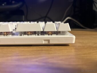 Prodám herní klávesnici Rapture X-RAY Out.Red bílá, v záruce - 3