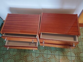 Noční stolky a toaletní stolek - 3