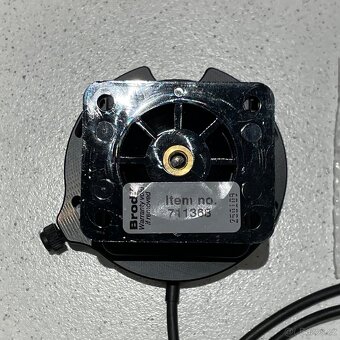 Brodit držák Magsafe pro iPhone (včetně nabíječky) - 3