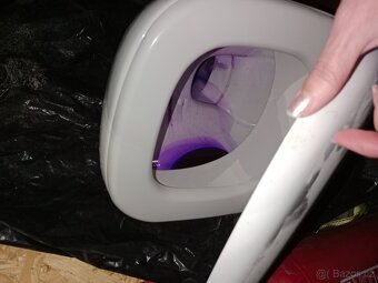 Závěsné WC s prkynkem - 3