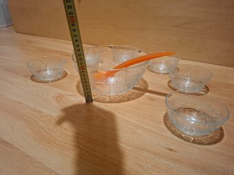 Skleněná mísa a 6 misek - 3