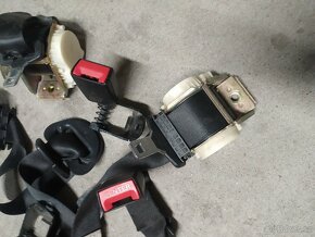 BMW E60/E61 bezpečnostní pásy - 3