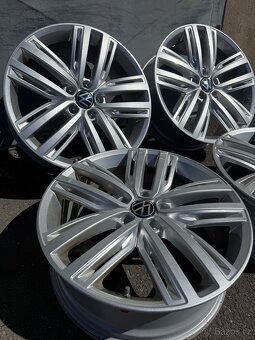 Originál VW R19 5x112 R-line - 3