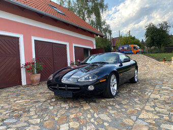 Jaguar XK8 - 3