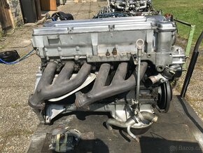 Motor Mercedes-Benz M 110.984 (985) – 2.8 R6 - 3