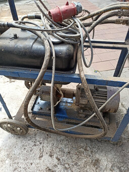 Hydraulická jednotka - 3