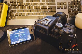 Canon R10 a příslušenství - 3