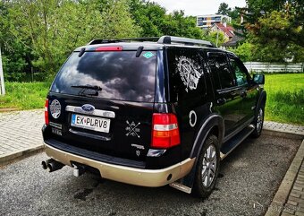 Ford Explorer V8 benzín 4x4 7-míst - 3