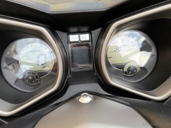 Yamaha XMAX 125 (r.v. 2016) - najeto pouze 3800km - 3