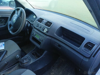 Škoda Roomster na náhradní díly - 3