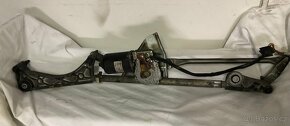 Lichoběžník stěračů s motorem Mercedes W203 - 3