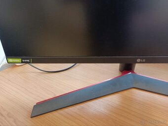 27" LG UltraGear monitor s IPS displejem - 3