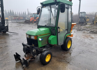 Traktor John Deere 415 - 3