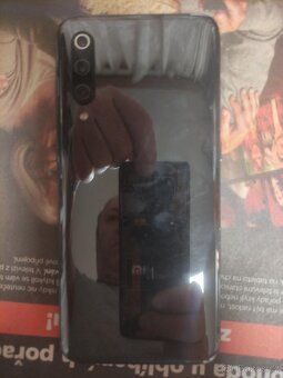 Xiaomi Mi 9 6/128GB šedá - 3