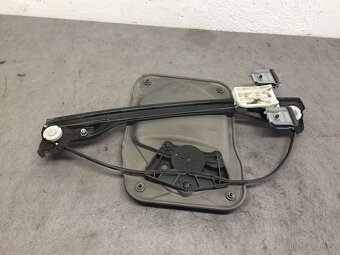 ŠKODA ROOMSTER 2006-2015 - PRAVÁ PŘEDNÍ STAHOVAČKA OKNA - 3