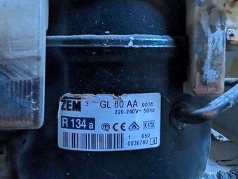 Prodám lednici s mrazákem Zanussi - 3