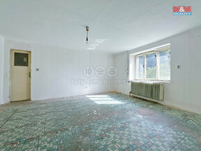 Prodej rodinného domu 3+1, 1192 m², Jelence - Dolní Hbity - 3