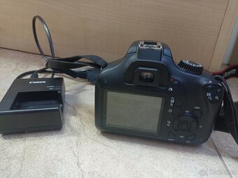 Fotoaparát Canon EOS D4000 s nabíječkou baterií, top stav - 3