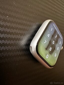 Apple Watch Series 8 45mm, Stříbrné - 3
