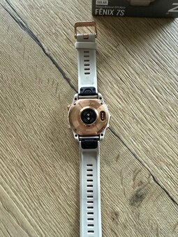 Garmin Fenix 7S Solar, gold - 3