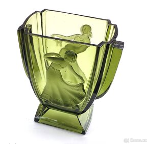 Váza Art-Deco, tmavě zelené sklo, dva reliéfy lité, dámy - 3