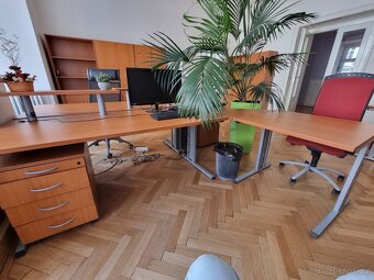 Pracovní stoly - 3
