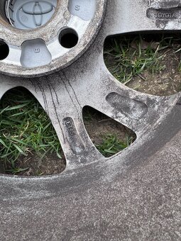 Alu kola originál Toyota Auris, Corolla 5x 114,3 R16 - 3