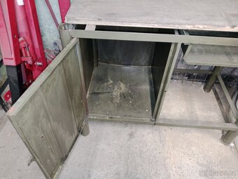 Pracovní stůl - 3