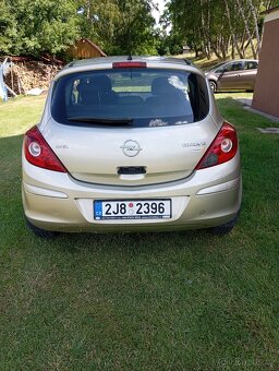 Opel Corsa 1,2 benzín - 3