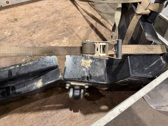 Poškozený zadni pevnostní nárazník Nissan patrol y61 - 3