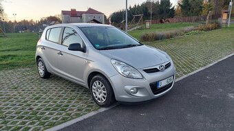 i20 1,3i 57kw, r.v. 12/2012, nová stk+em, moc hezké auto - 3
