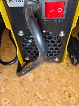 Svářecí invertor 315 A nový - 3