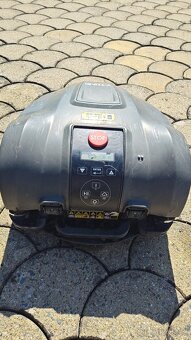 Robotická sekačka STIGA - 3