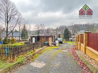 Stavební pozemek o výměře 1380 m2, IS u pozemku, klidná a př - 3