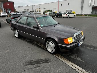 Mercedes-Benz E200 - 3