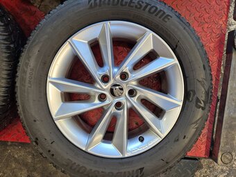 ŠKODA ALU 6,5J x 17’’ ET 38 215/65 R17Bridgestone 5.5mm - 3
